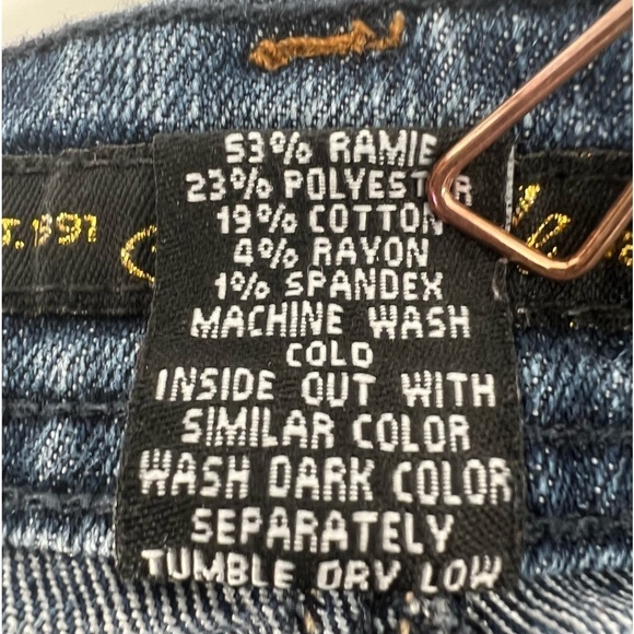 South Pole Jeans Co Embellished Cuffed Hem Shorts Size 13 Women’s - Picture 5 of 7